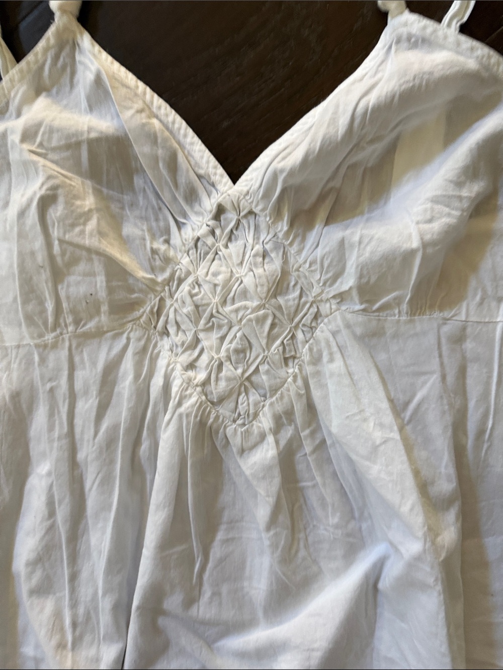 Gilligan & O'Malley White Smocked V-Neck nightgown 💯 %cotton